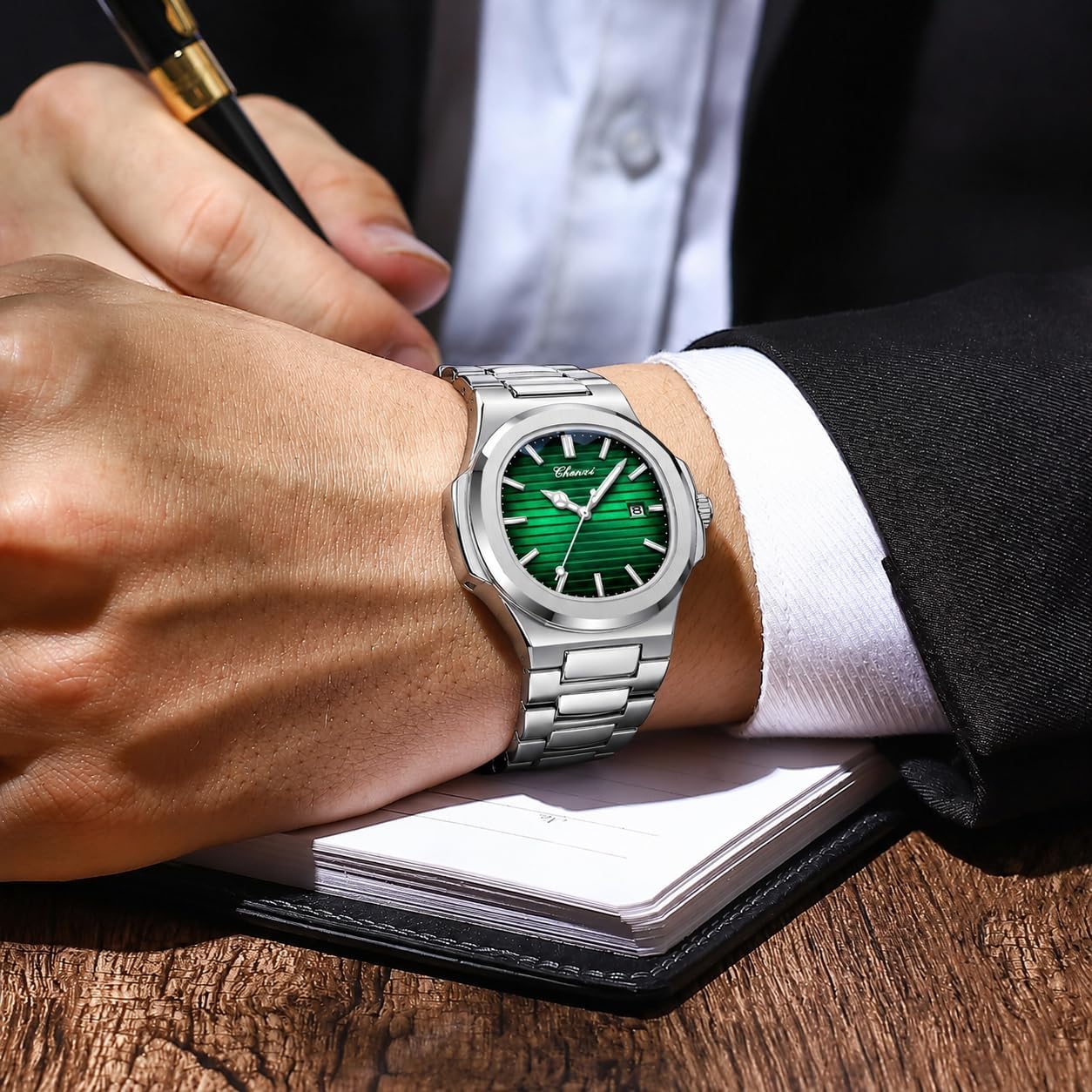Gosasa - Orologio da uomo alla moda, in acciaio inox, movimento al quarzo, luminoso, impermeabile, con display analogico
