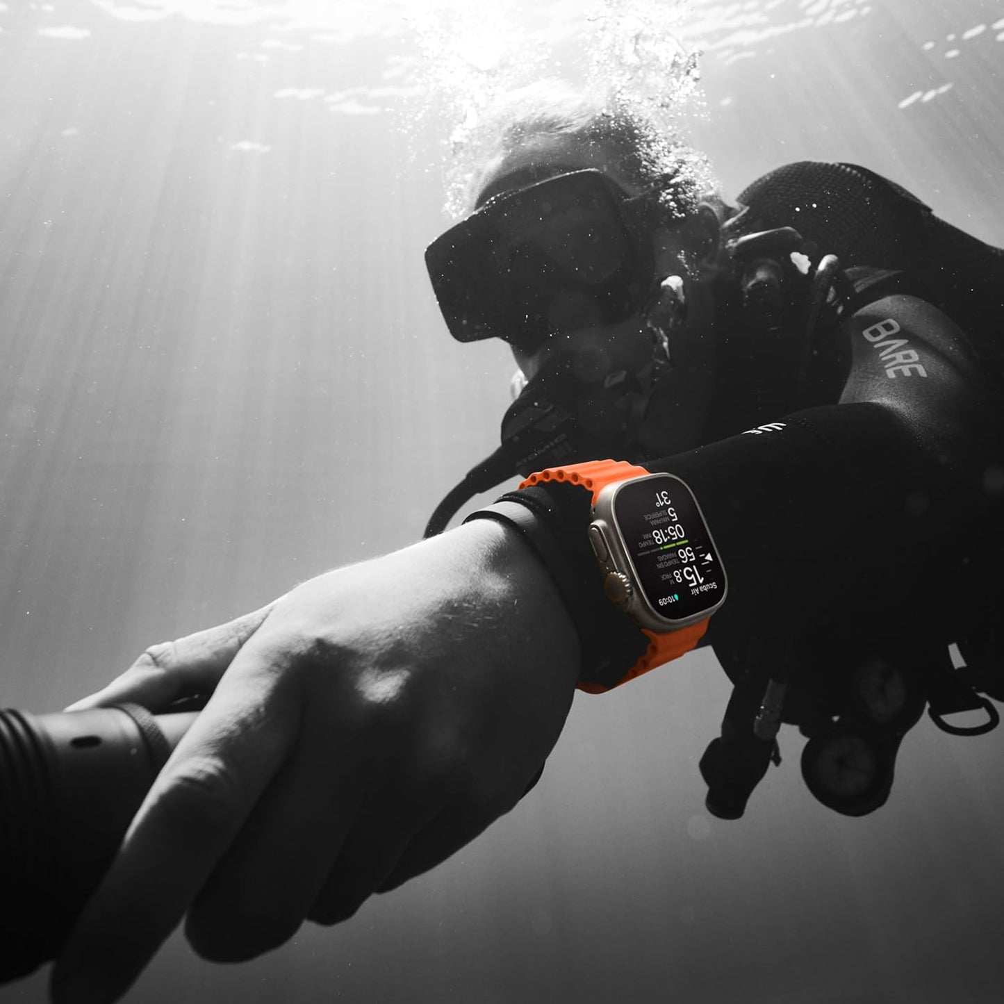 Apple Watch Ultra 2 [GPS + Cellular, 49MM] Cassa in Titanio e Cinturino Ocean Arancione (Ricondizionato)